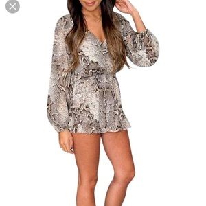 Show me your mumu Snake print romper